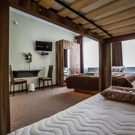 Luxury Air-Conditioned Family Apartment Spitalska Old Town Bratislava Luaran gambar