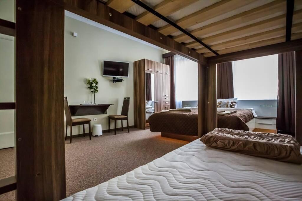 Luxury Air-Conditioned Family Apartment Spitalska Old Town Bratislava Luaran gambar