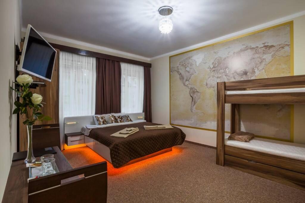 Luxury Air-Conditioned Family Apartment Spitalska Old Town Bratislava Luaran gambar